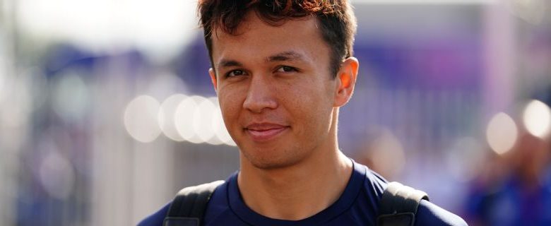 Alex Albon ut av intensivbehandling etter komplikasjoner med blindtarmbetennelse