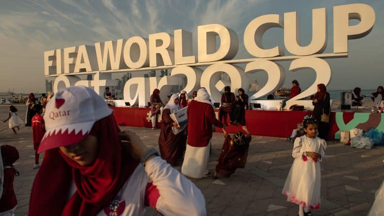 Hvordan qatarske ‘skadedyrkontroll’-grupper ‘kidnapper’ tamhunder og -katter for å rydde gater i forkant av verdensmesterskapet